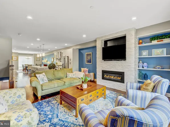 2009 North St, Philadelphia, PA 19130