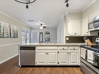 9158 Carroll Manor Dr — Photo 14