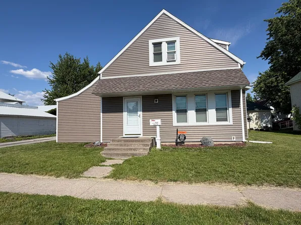 1511 4th St, Fulton, IL 61252
