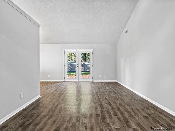4th image of 1346 Cypress Pl