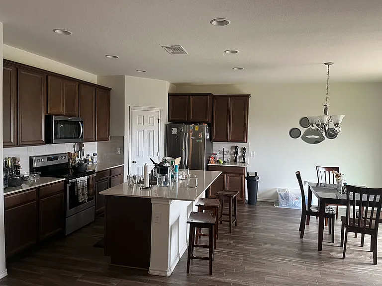 6317 Graymont Dr — Photo 8