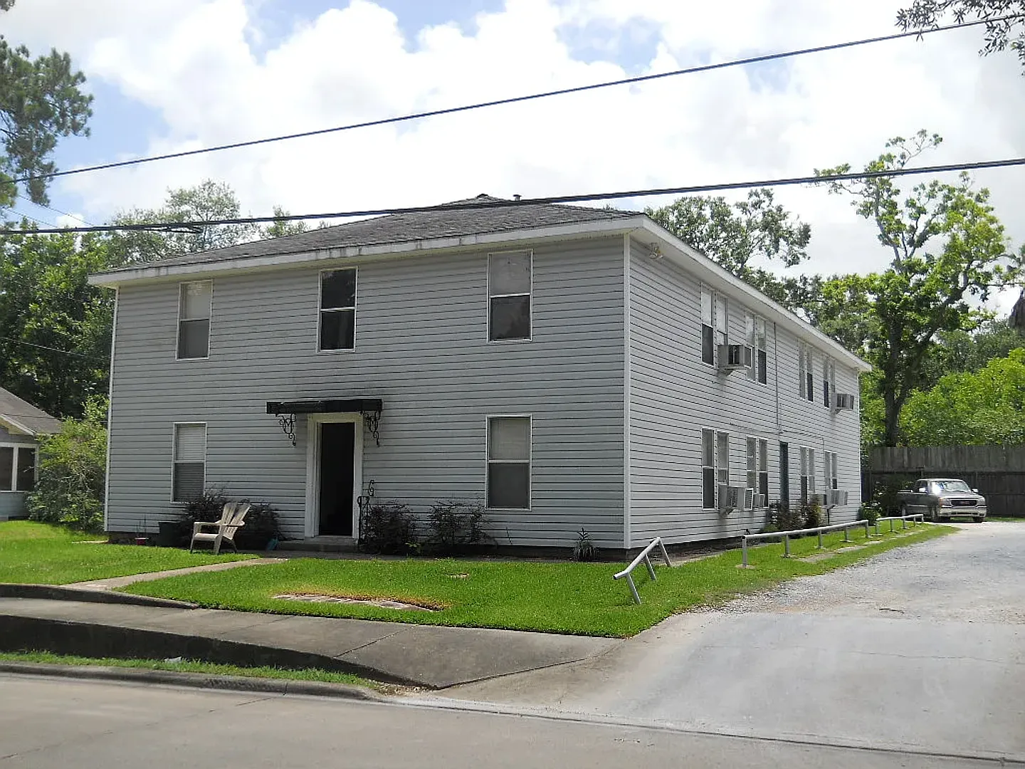 922 Cleveland St — Photo 1