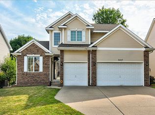 5437 Coachlight Cir, West Des Moines, IA 50266