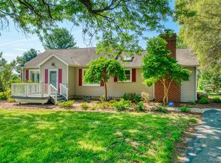 5324 Faussett Rd, Howell, MI 48855