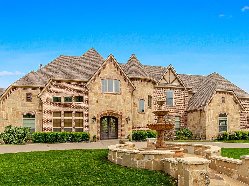 1st image of 10 Kingsbury Trl