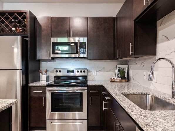 6075 Roswell Rd #549
