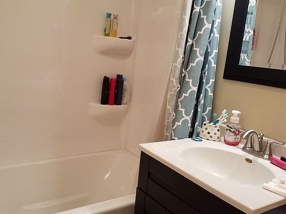 2nd image of 3617 Hunters Hill Dr