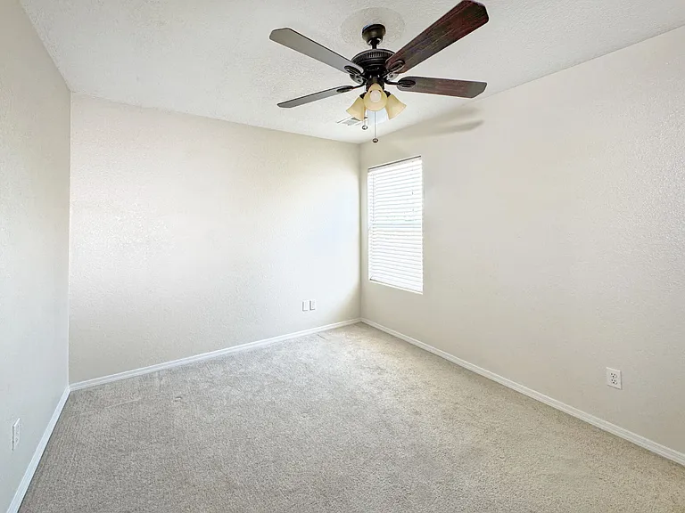 2036 Violeta Way SE — Photo 23