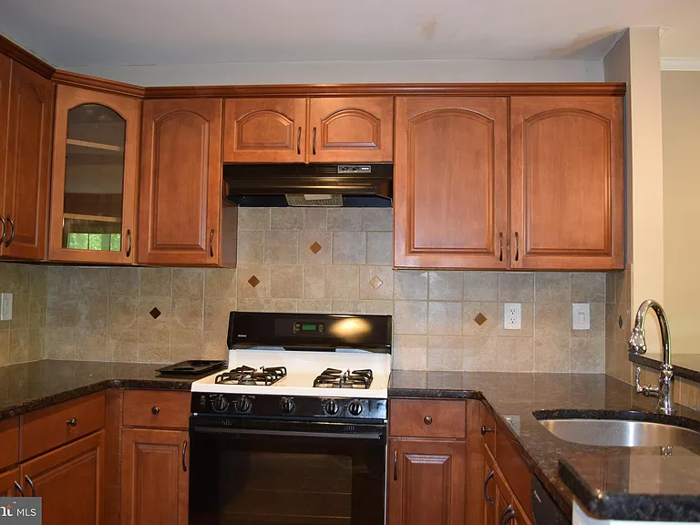 6062 Cedar Ct — Photo 7