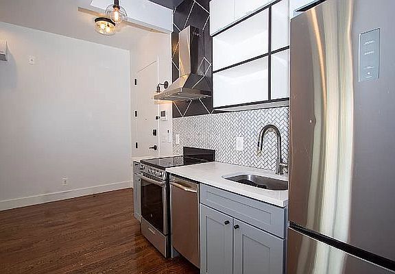 4th image of 88 Graham Ave #2X