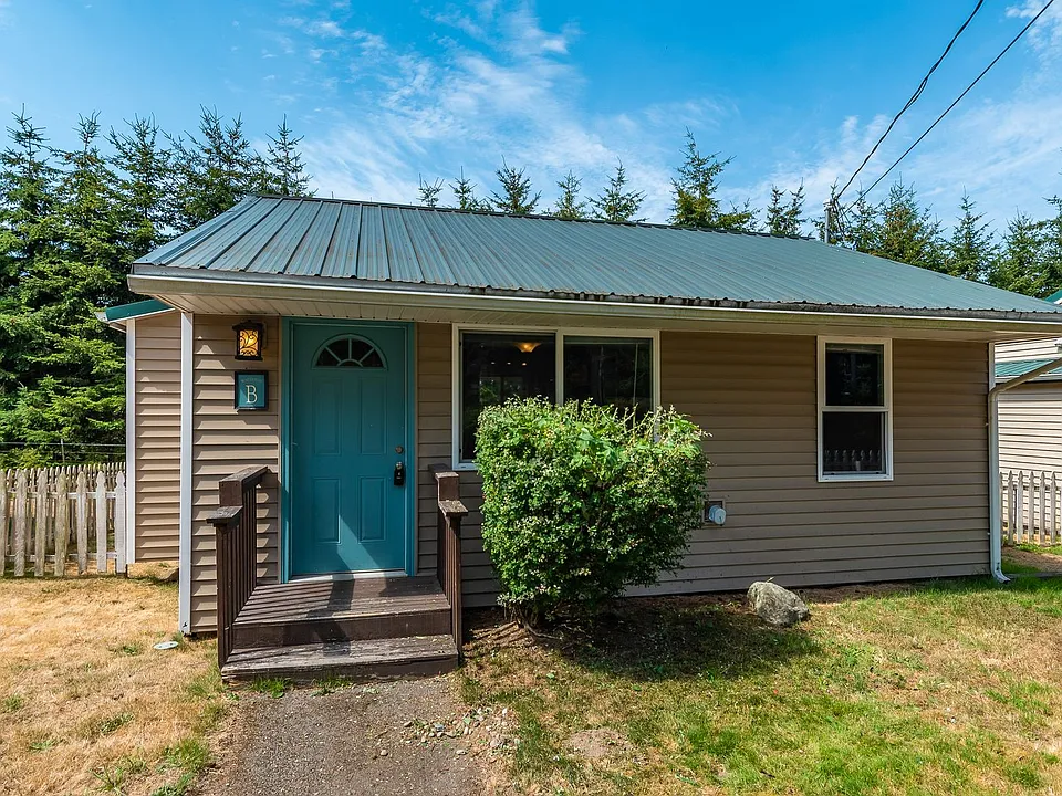 Recently Updated 2-bedroom Cottage