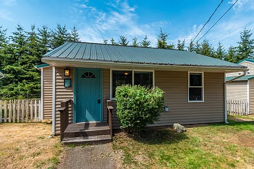 Recently Updated 2-bedroom Cottage Photo 1 Recently Updated 2-bedroom Cottage Photo 1