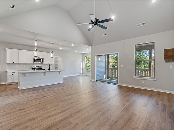 4th image of 71 Wandsworth Dr
