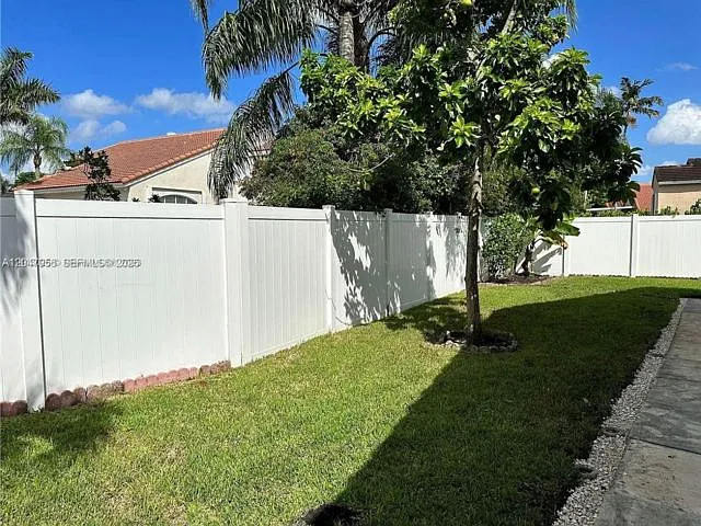 18171 NW 18th St — Photo 2