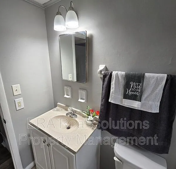 281 S Napoleon Ave #B — Photo 3