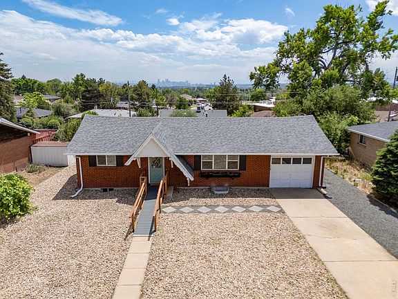 2nd image of 1120 Marigold Dr
