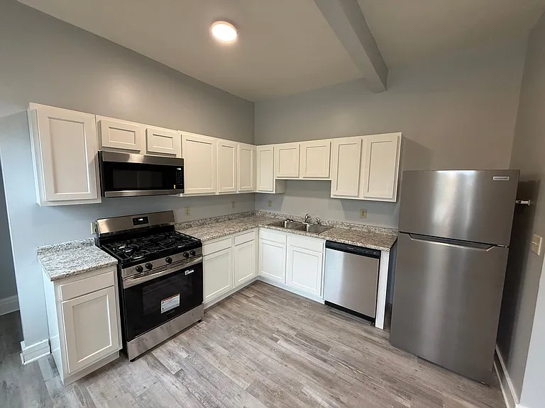 Centennial Place — Photo 16