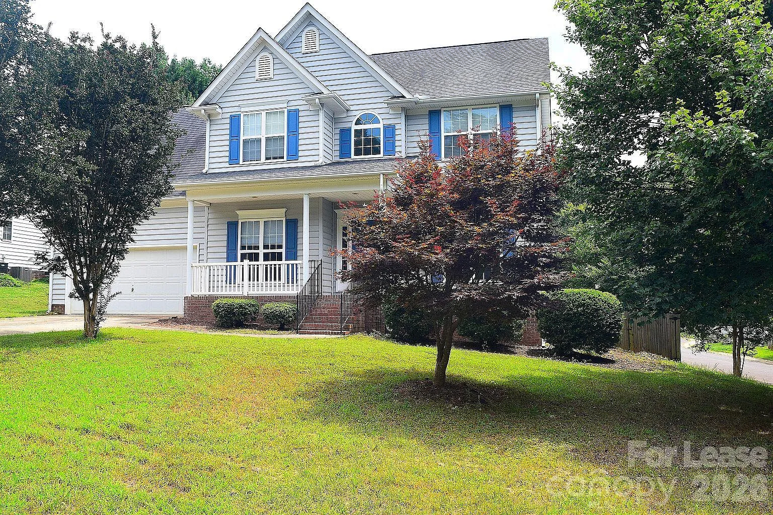 4 bed, 2.5 bath, 2220 sqft, $2,800 — Photo 1