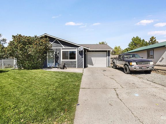4th image of 818 19th Ave E