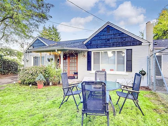 3rd image of 4031 E B St #A