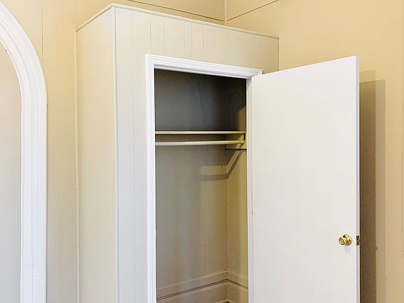 5th image of 1035 Park St #1