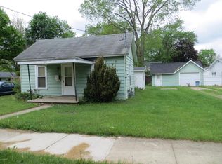 1207 8th St, Three Rivers, MI 49093