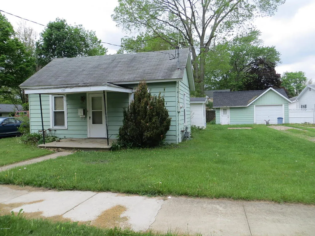 1207 8th St photo 1