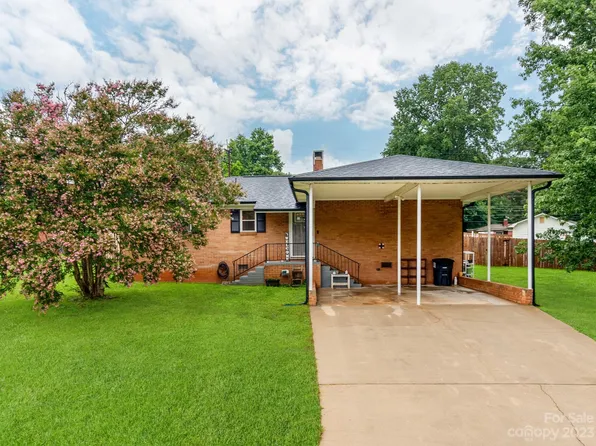 2212 Sunset Dr, Gastonia, NC 28054