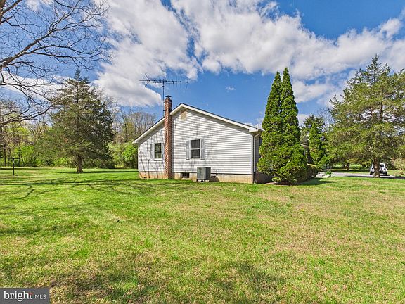 3rd image of 779 Cider Dr