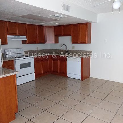 2nd image of 3321 W Loma Ln Unit 1