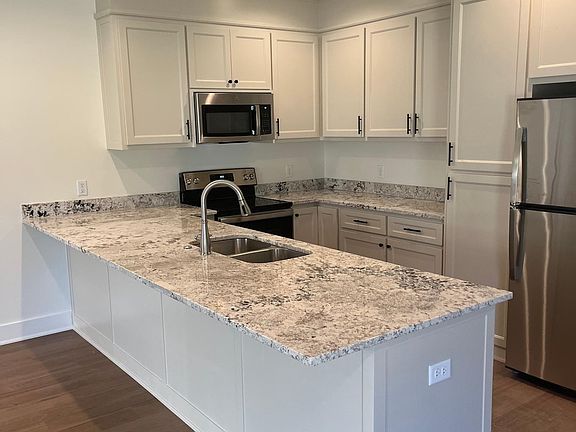 5th image of 2801 Steel Creek Pl