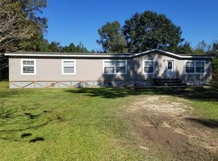 17734 Mills Rd, Hull, TX 77564