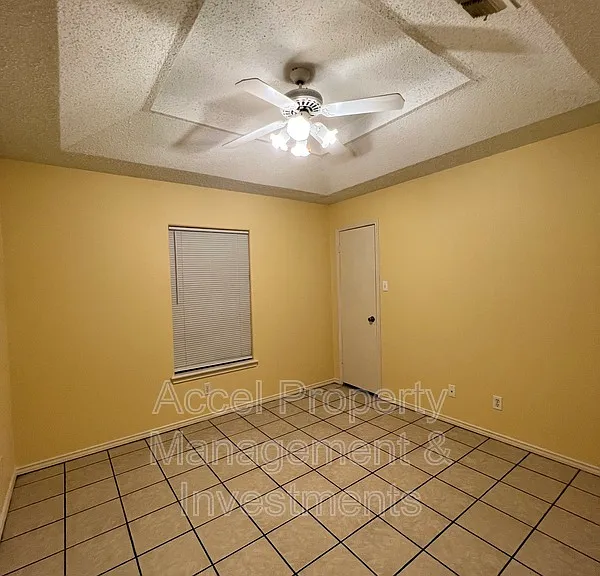 1201 W Carmen Ave #9 — Photo 8