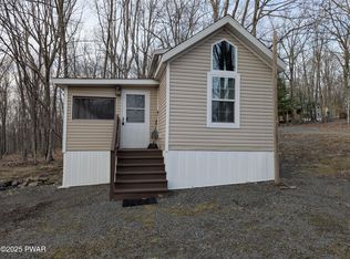 124-126 Beaver Ln, Shohola, PA 18458