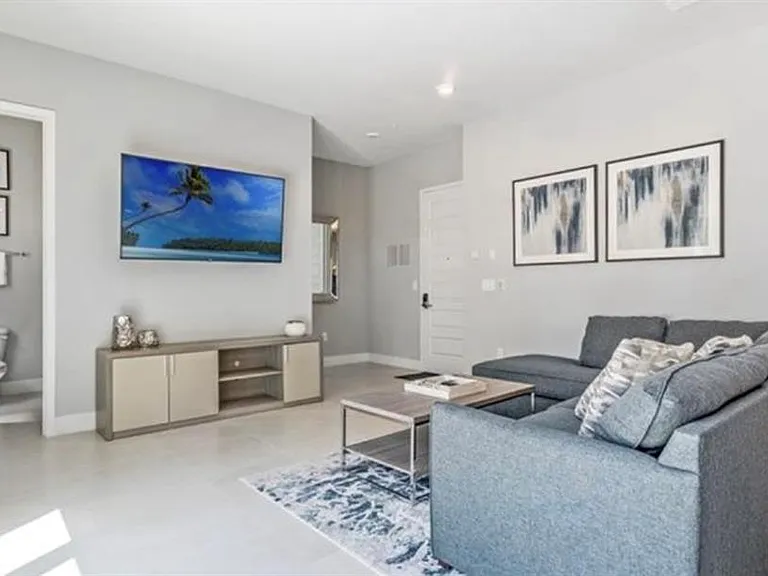 7773 Spectrum Dr — Photo 12
