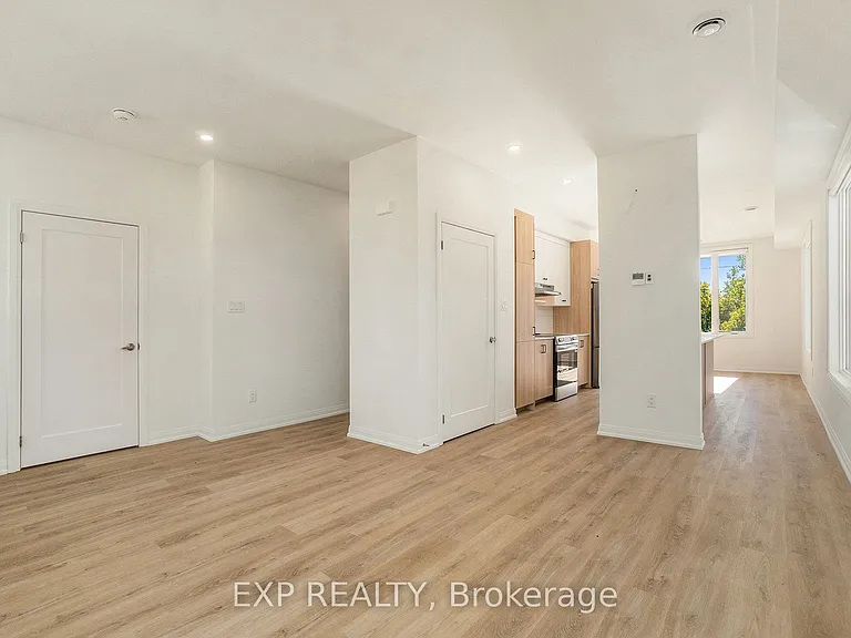 255 Castor St #202 — Photo 7
