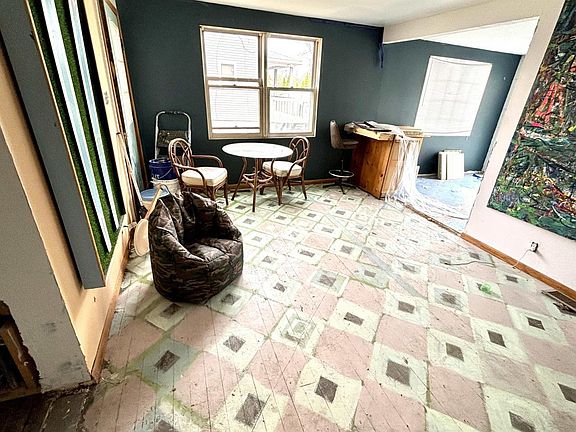 3rd image of 434 S Main St