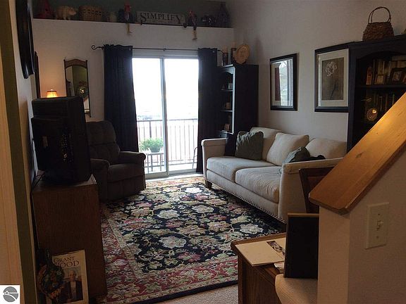 5th image of 506 Barlow St