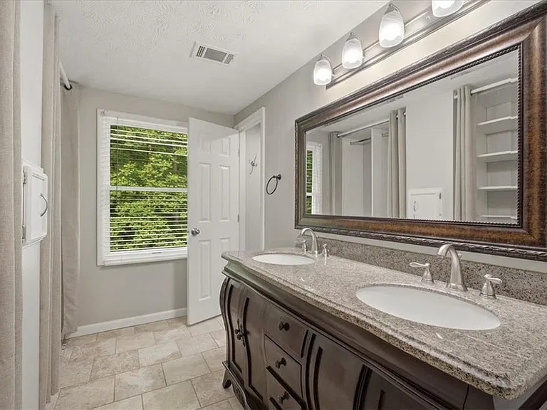 9470 Hillside Dr — Photo 23