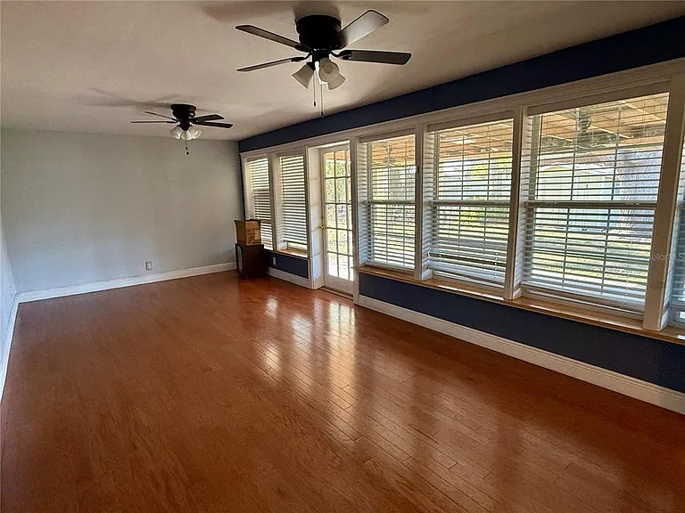 4313 S Hubert Ave — Photo 7