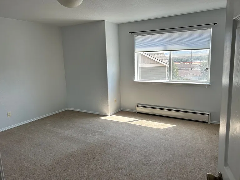 1201 Wineglass Ct #K — Photo 8