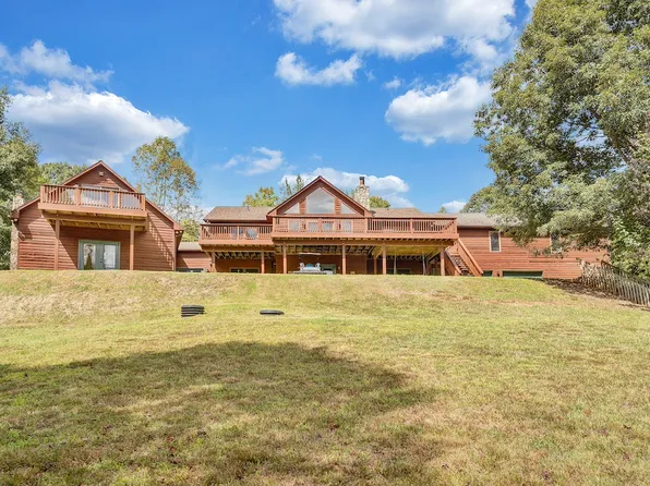 325 Summerbreeze Dr, Boones Mill, VA 24065