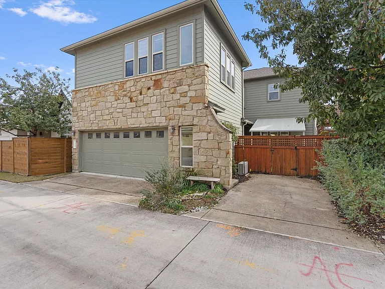 3120 Tom Miller St — Photo 41