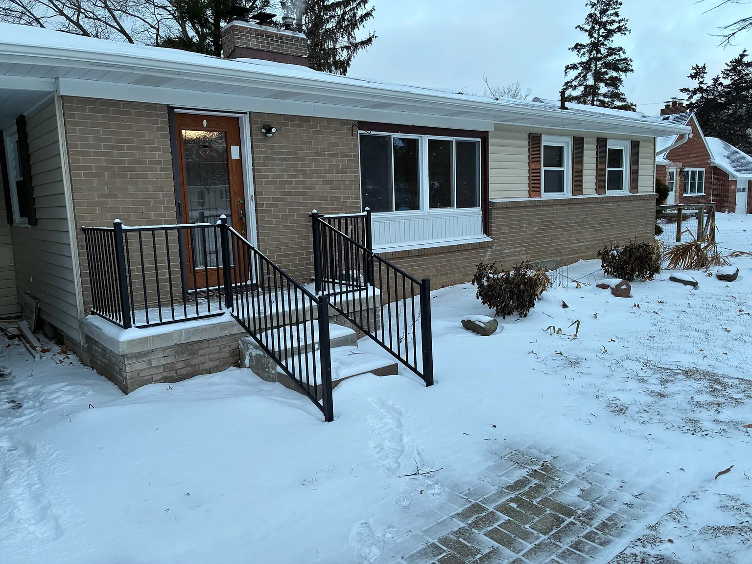 3 bed, 1008 sqft, $2,250 — Photo 2