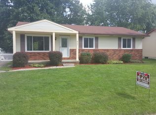 823 E Unadilla St, Pinckney, MI 48169