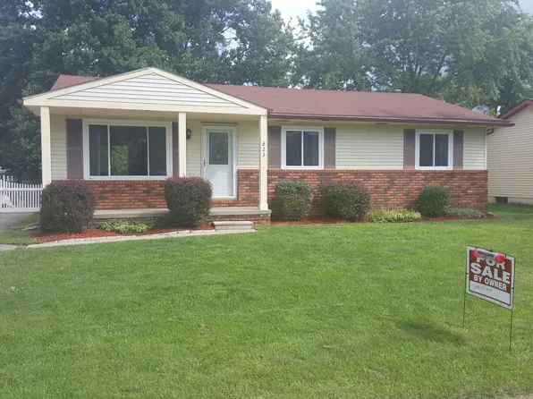 823 E Unadilla St, Pinckney, MI 48169
