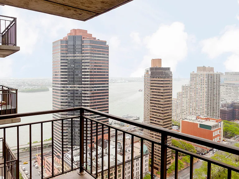330 E 39th St #29R — Photo 3