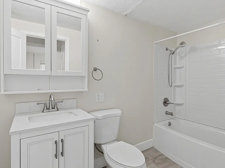 831 W Lennox St — Photo 6