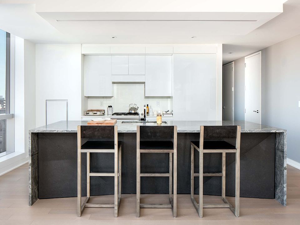 1st image of 400 Park Ave S #24D