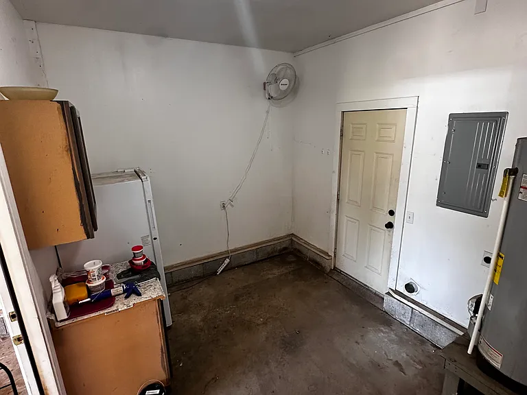 802 NW 4th St — Photo 22